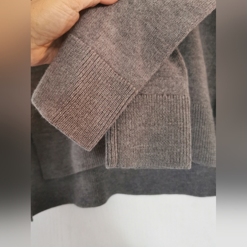 Aritzia Babaton Merino Wool Sweater size XS ptp 19" - Picture 6 of 12